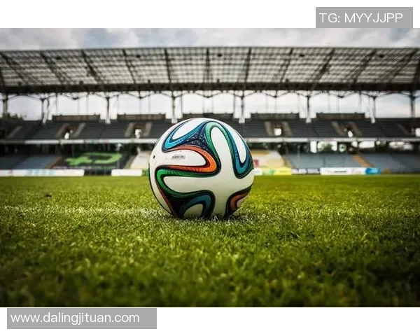 手雷盒球星卡马赛克足球收藏新潮流 聚焦独特设计与价值升值潜力 手雷盒球星卡马赛克足球收藏新潮流 聚焦独特设计与价值升值潜力